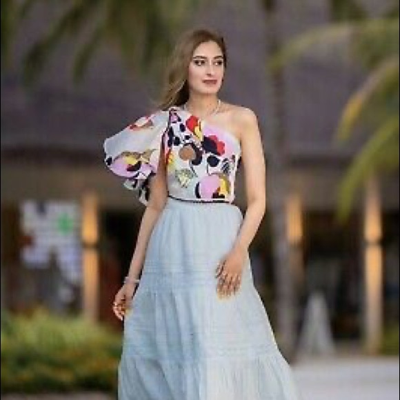 Zara Bloggers Favorite Printed Asymmetric Crop Top - Picture 4 of 11